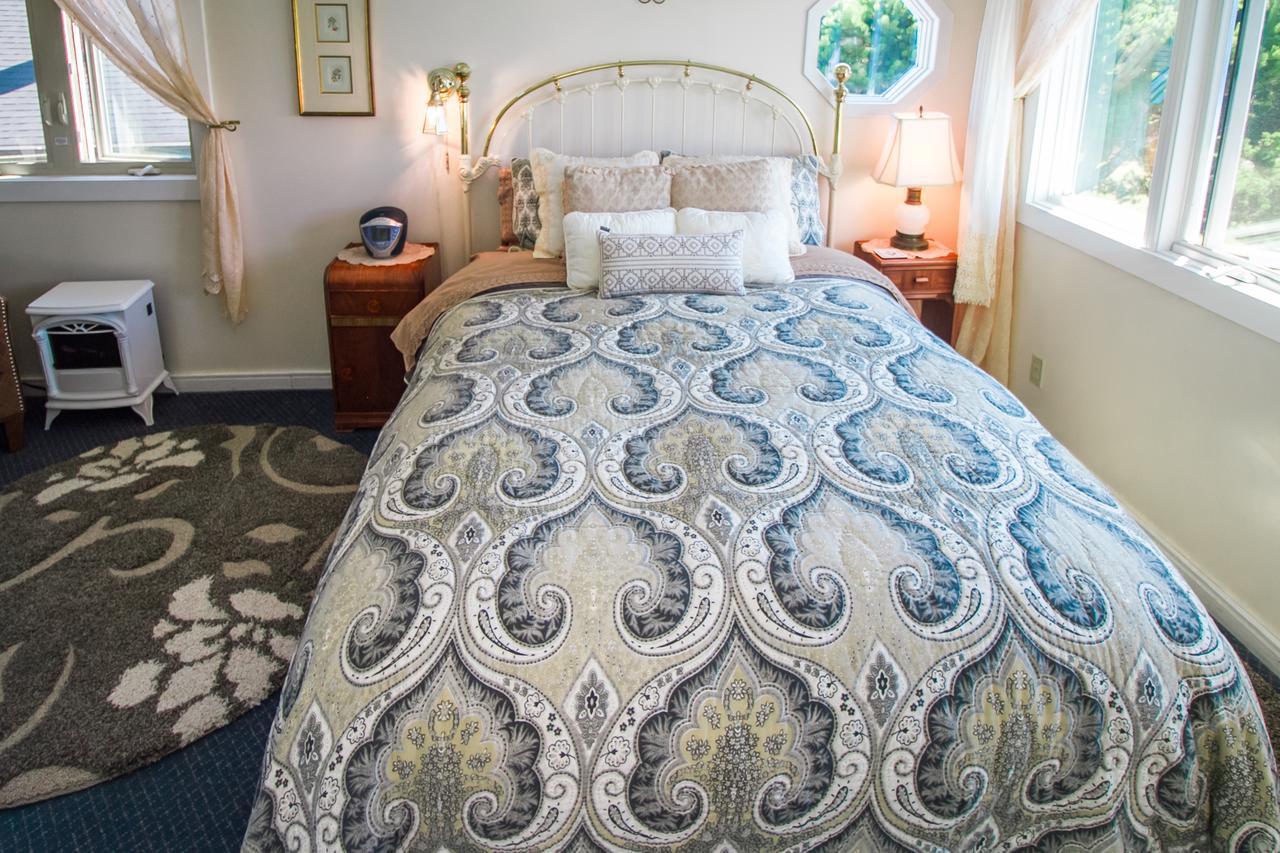 Boreas Bed & Breakfast Inn Лонг-Бич Экстерьер фото